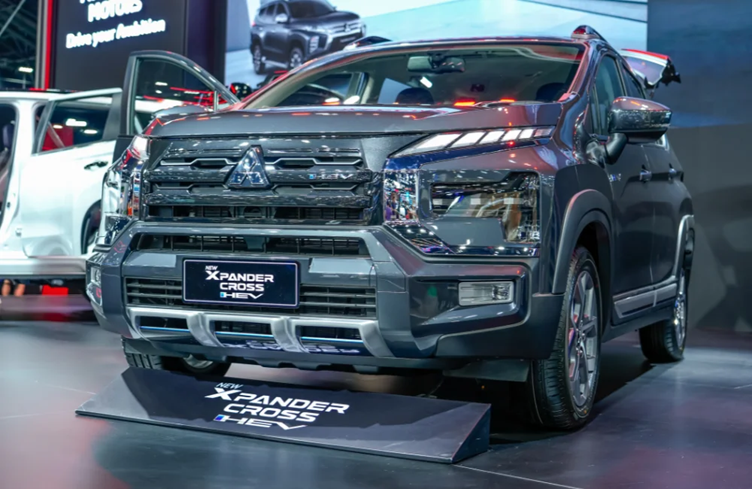 รถครอบครัว 7 ที่นั่ง Mitsubishi Xpander HEV