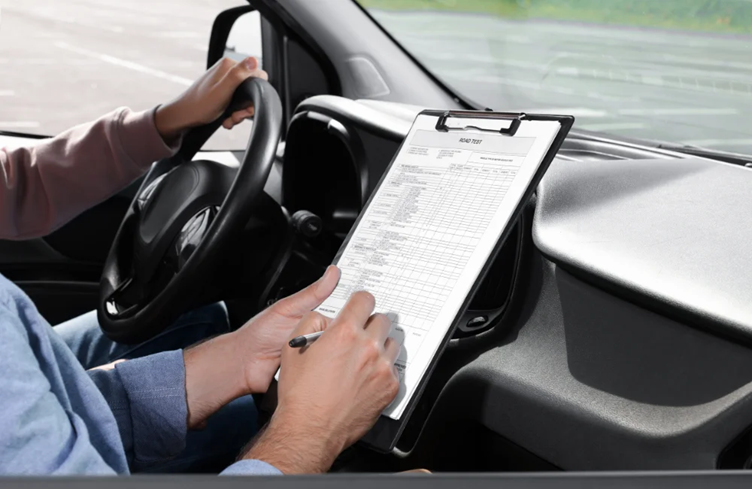 สอบใบขับขี่กับโรงเรียนสอนขับรถ