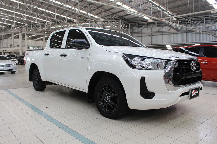 Toyota Hilux Revo Z Edition Entry Double Cab | gurumalist